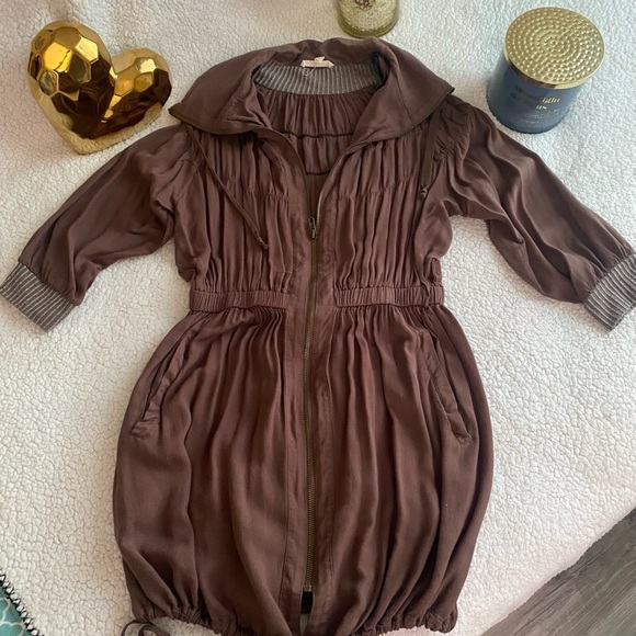 Hem & Thread Dress - Picture 3 of 12